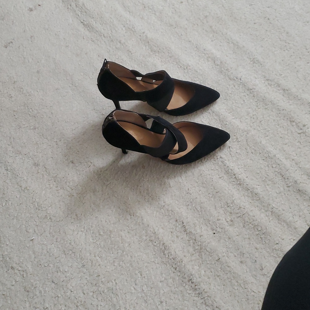 Corso Como, Black Suede Pointed Cross-Strap Pumps. 8M - Picture 5 of 6